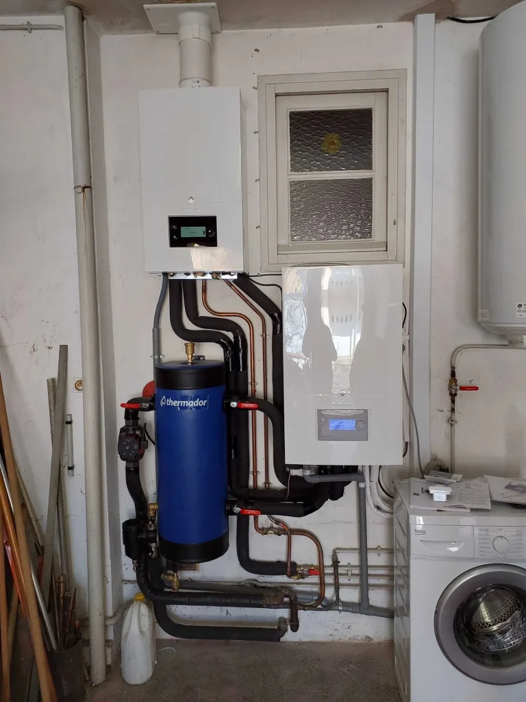 Installation d’une pompe à chaleur hybride air/eau Frisquet par SAS VINES
